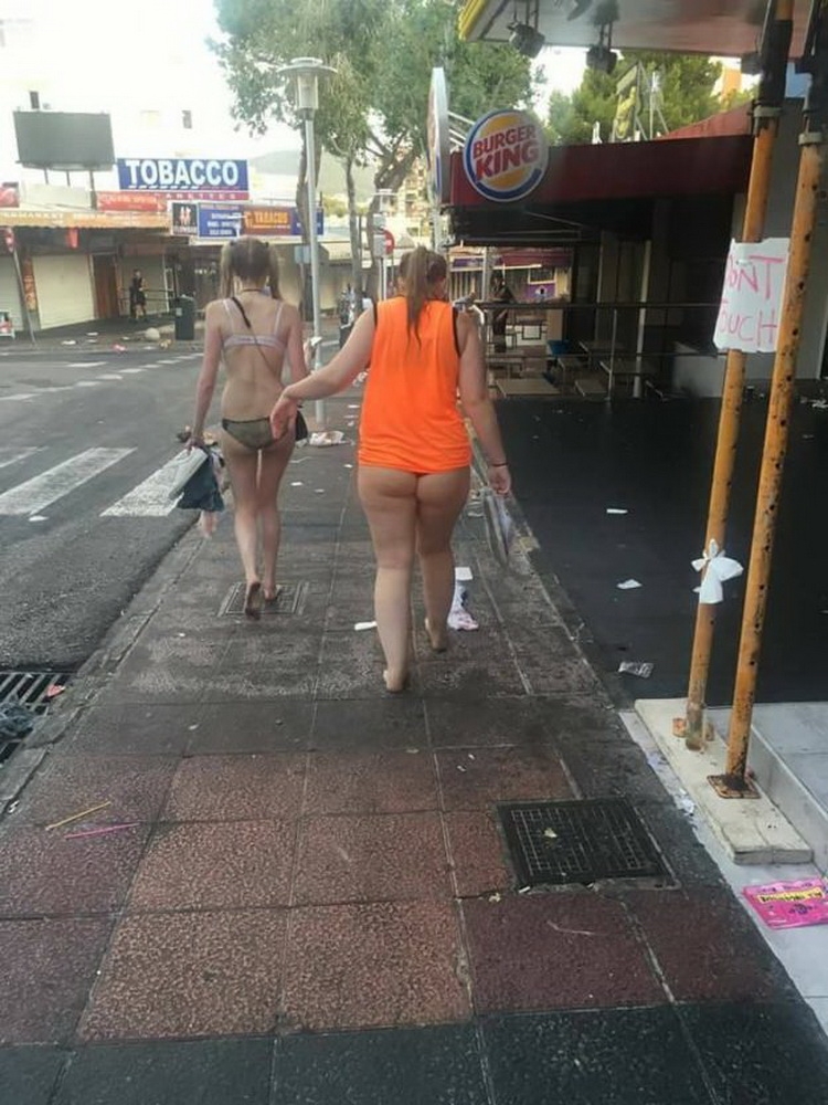 Появиха се потресаващи СНИМКИ 18+ от пиянските изцепки на британските туристи в Магалуф! (ВИДЕО 18+)