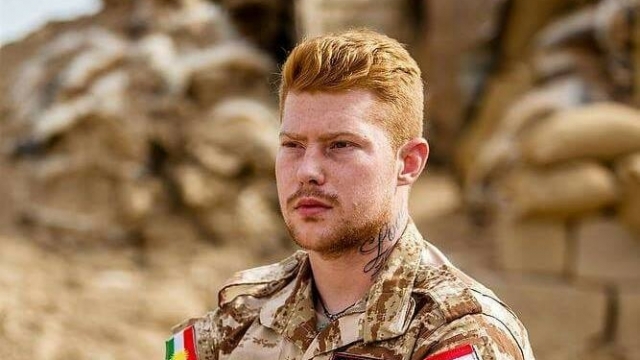 От „портите на Ада” до решетките на ареста: Историята на Джо Робинсън - гаджето на закопчаната в Турция хубавица Мира