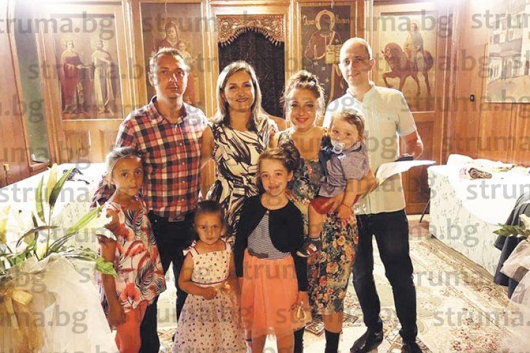 Гастарбайтери долетяха от Канада, за да направят уникален жест към бебчето на приятели от ученическите си години