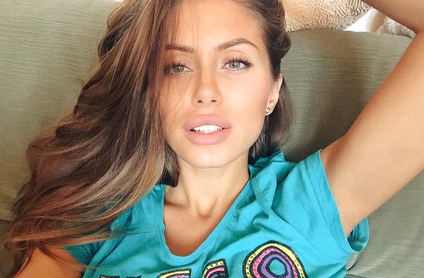 Руската Анджелина Джоли отново нагорещи мрежата с пикантна СНИМКА 18+