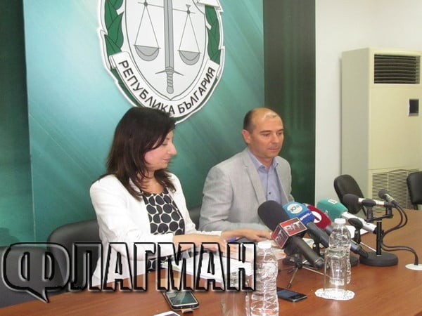 Драма в Царево! Момиченце хвърли близо 60 бона на "полицай" за "залавянето на алоизмамници с помощта на Нова телевизия"