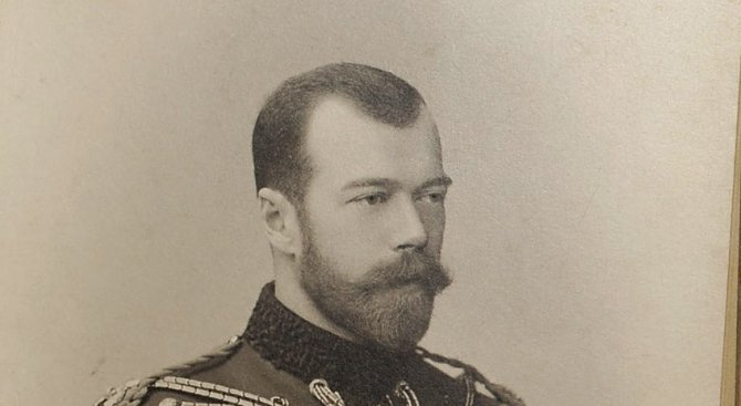 Младеж се изгаври с паметник на последния руски император 