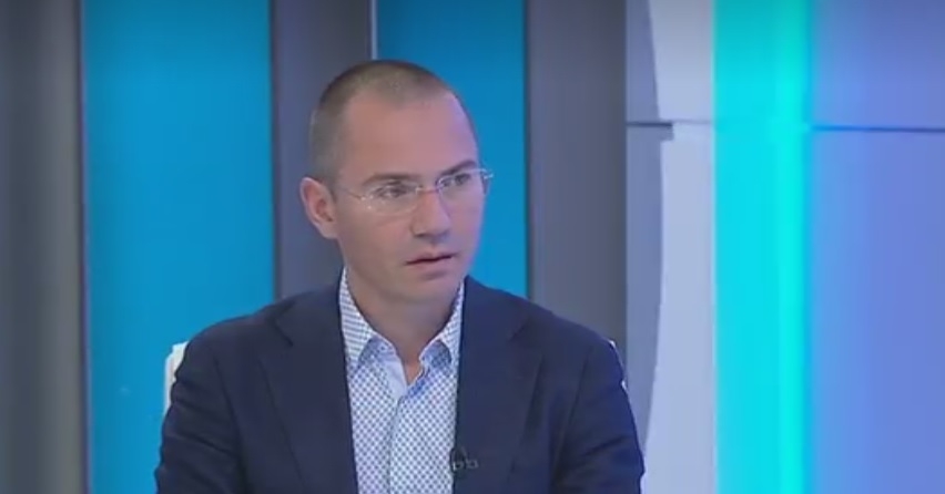 Ангел Джамбазки с тревожна прогноза за опасни конспирации от север срещу договора с Македония