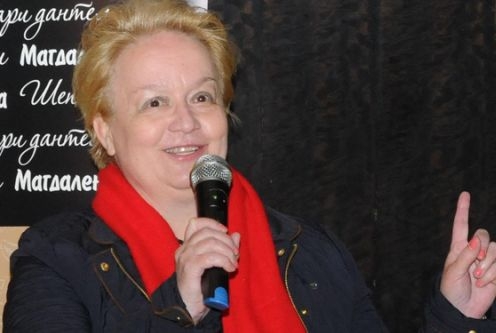 Алена посочи за какво да се готвят водещите политици през август и посъветва Борисов да внимава 