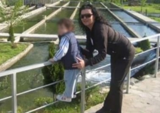 Нова глава в потресаващата история на топченгето Николай и сина му Атила, който от 4 години е в Холандия, а сега е даден на гей двойка (СНИМКИ)