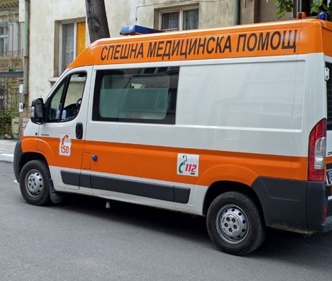 Сигнал до БЛИЦ: Линейки хвърчат към столичния „Бъкстон” заради инцидент с трамвай, моторист се потроши край КАТ 