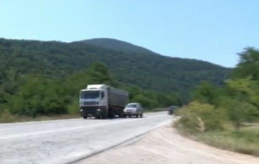 Скрита камера улови над 20 пътни нарушения само за час, на шофьорите не им пука (ВИДЕО)