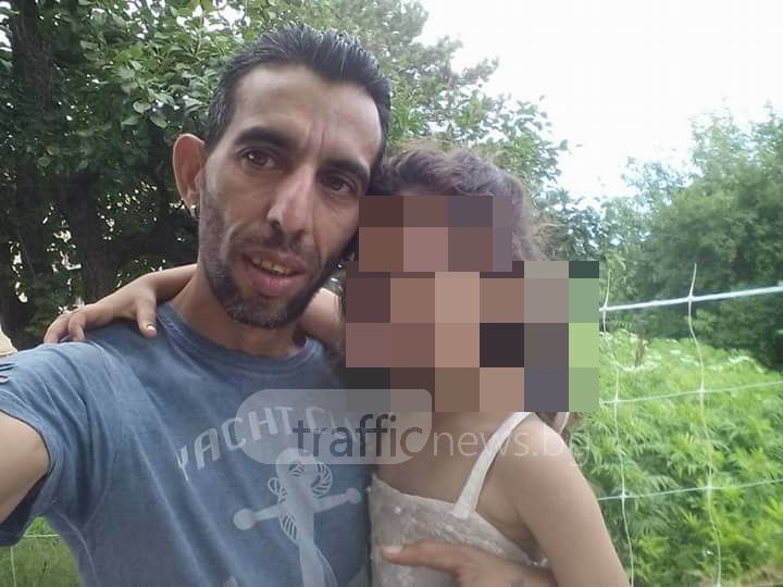 Интегриран! Мрежата бясна на СНИМКИ, на които "любящ" ром от Лом показва бебето си със запалена в устата цигара 