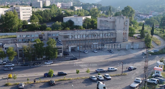 Дивак №1 на Източните Родопи: Метин има 11 присъди, уринира срещу хората и заплашва с член в ръка… А, и потрошил Районното малко по-късно