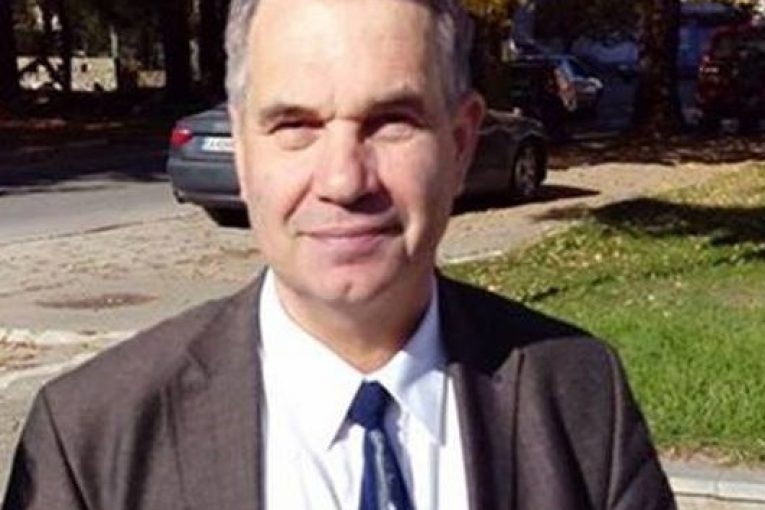 Преди шест години Тони намушка футболиста Иво Максимов, днес пък Алекс си изпати жестоко от него