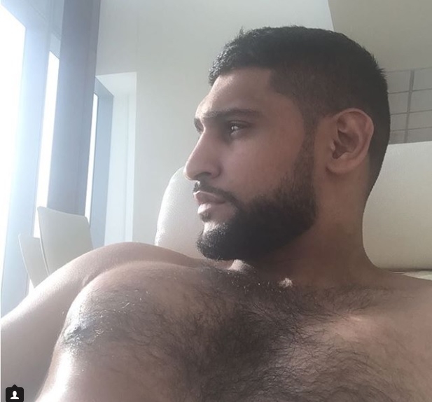 Ревнива стюардеса преби новото гадже на известен боксьор, а той просто избяга