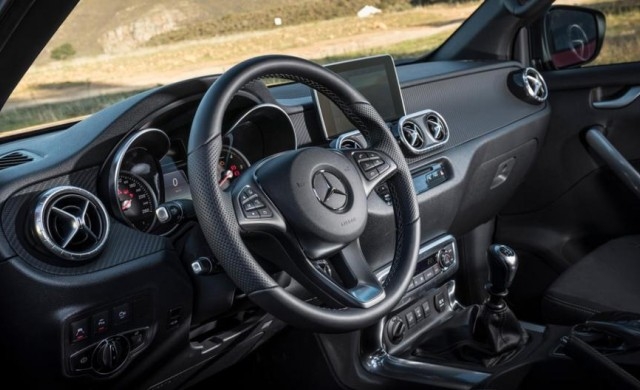 Mercedes патентова нещо, което може да спаси живота на пешеходец (СНИМКИ)