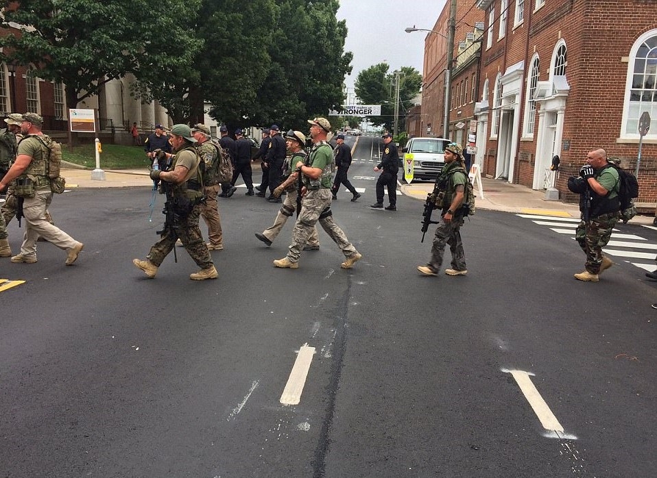 НА ЖИВО: Сблъсъци между крайнодесни и антирасисти окървавиха Вирджиния, кола се заби в протестиращите (СНИМКИ/ВИДЕО 18+)