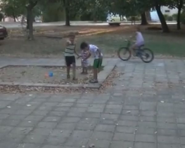 Няколко дечица от Ямбол се спасиха като по чудо миг преди да ги застигне огромна трагедия 