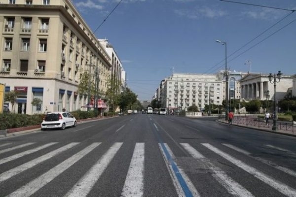 На Голяма Богородица Атина заприлича на призрачен град (СНИМКИ)