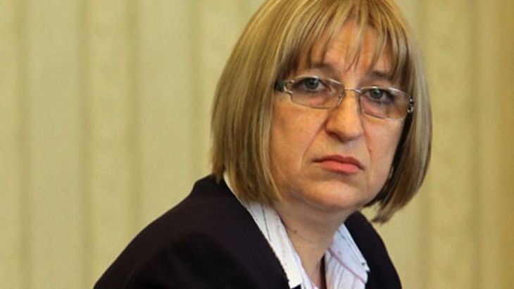 Цецка Цачева повдигна завесата на антикорупционния закон