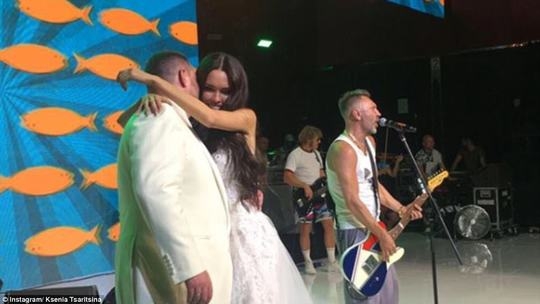 Не сте виждали по-красиво бижу! Руски олигарх зарадва своята булка с пръстен за 9 млн. евро (СНИМКИ)