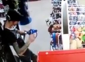 Познавате ли този нагъл мургав апаш? В "Люлин" вдигнаха ръце от него (ВИДЕО)