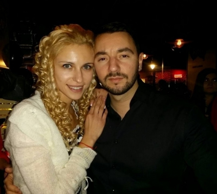 Гръмовна раздяла в шоубизнеса! Антон Хекимян плажува самотен, Василена го зарязала?