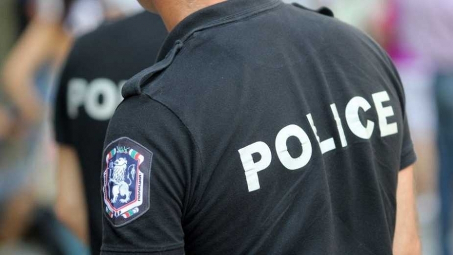 Полицаи претарашиха хостелите в София, има задържани