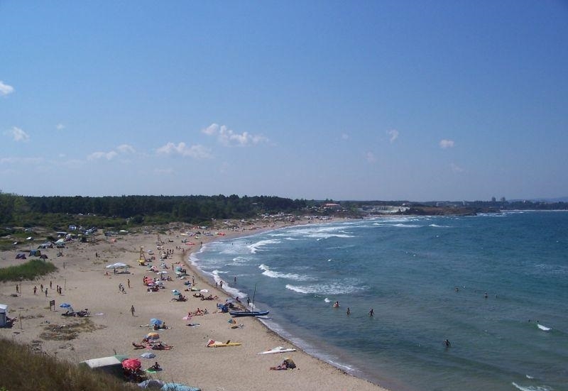 Спасител влезе във водата на плажа "Корал" и се натъкна на нещо много опасно  
