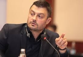Бареков попиля Цолова за баровската ѝ къща в Драгалевци, кючека и корупцията  