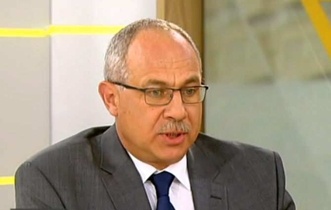 Антон Тодоров даде отпор на Цолова: Няма да ви позволя да ме прекъсвате, много врагове ще си навлечете! 