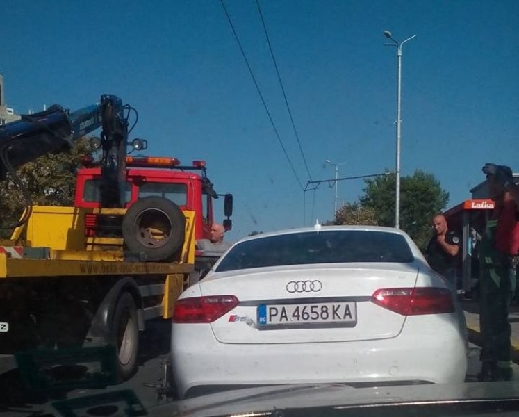 Баровец с тузарско Ауди S5 си остави возилото на спирка в Пловдив, но после жестоко съжаляваше (СНИМКА)
