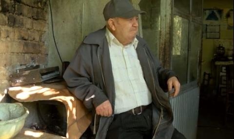 Братовчед взел парите за черни дни на незрящ - разследват има ли измама с 10 000 долара и прехвърлен апартамент