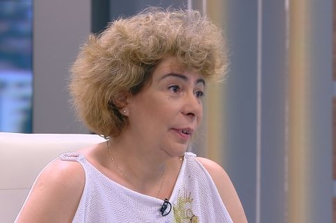 Върнаха на работа уволнената учителка от СМГ