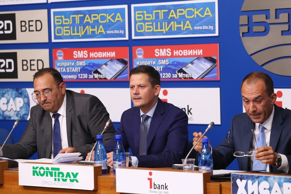 БЛИЦ TV: КЗП погва търговците в края на сезона: Да не лъжат, че ги хващаме! (СНИМКИ)