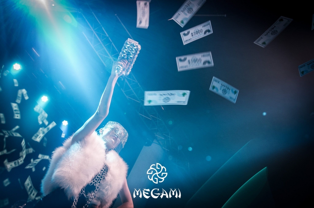 Мащабното откриване на Megami Club - Hotel Marinela взриви светския живот (СНИМКИ)