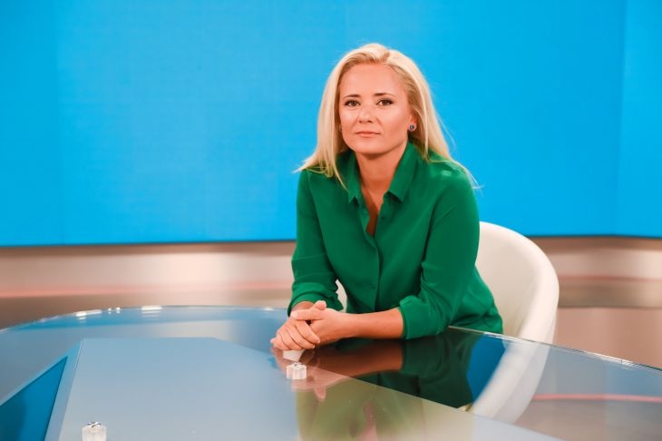 Рокади в Нова телевизия! Деян Веселинов аут от екрана, сутрешният блок има нов водещ и това е скандалната... (СНИМКИ)