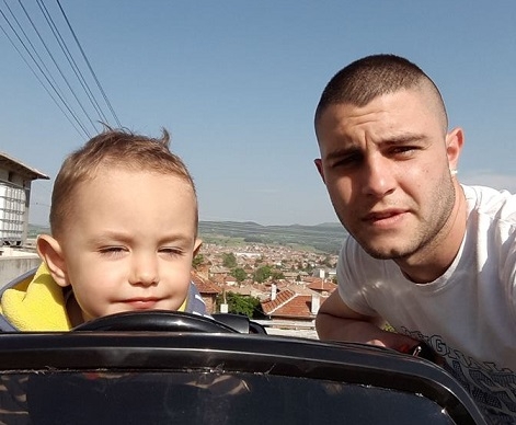 Потресаващо! Баща взе момченцето си от детската градина в Панагюрище и остана ужасен от това, което видя (СНИМКИ)