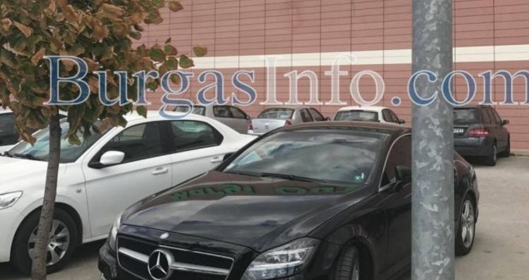 Дама с бургаски „Мерцедес“ вбеси колоната на границата в Малко Търново! Била дипломат със спешна работа в ...аутлета 