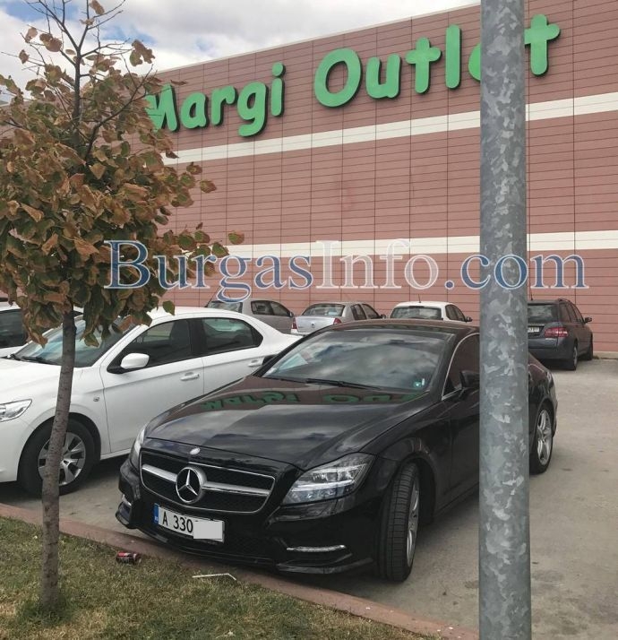 Дама с бургаски „Мерцедес“ вбеси колоната на границата в Малко Търново! Била дипломат със спешна работа в ...аутлета 