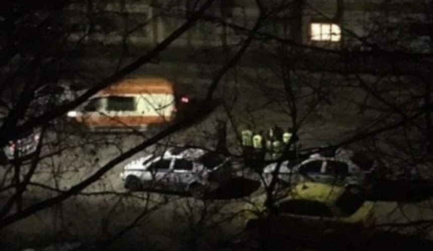 Само в БЛИЦ: В Слатина гъмжи от полиция, обгазиха блок, двама отровени!