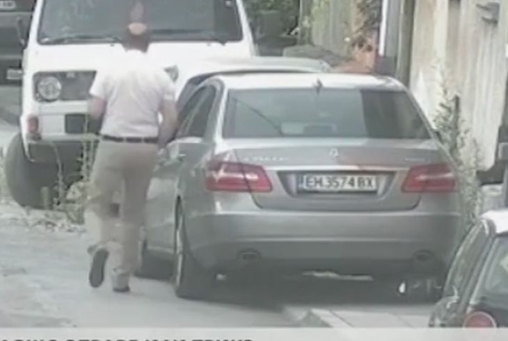 Скандал! Разследван прокурор ходи с патерици, но... само в съда! (ВИДЕО)