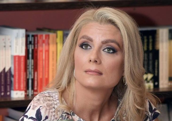 Първо в БЛИЦ! Венета Райкова ликува победно над Патрашкова! (СНИМКА)