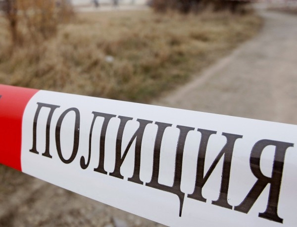 Квартал в София на косъм от адски взрив! Лек автомобил се вряза в колонка с метан, районът е отцепен!