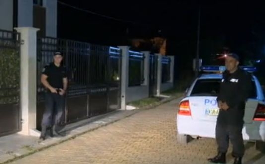 Хора на похитителите оставили Адриан на бензиностанцията и се обадили на близките му