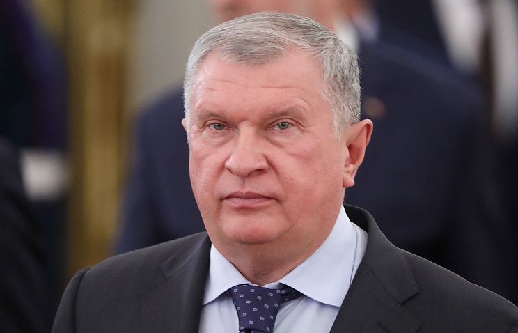 Шефът на "Роснефт" предрече поевтиняване на петрола през 2018 година заради девалвацията на долара