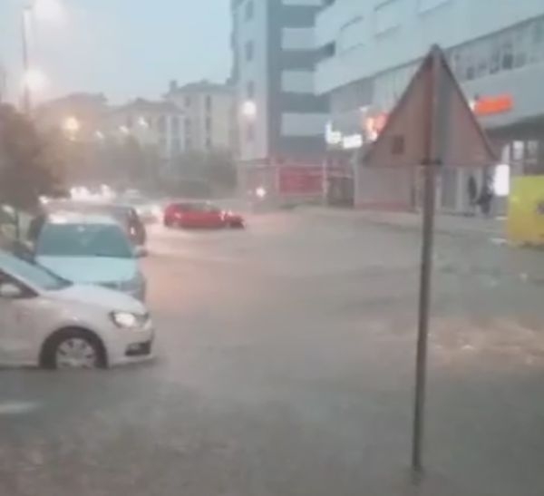 Апокалипсис в Хърватия! Невиждана буря удави тази сутрин Задар (СНИМКА/ВИДЕО)