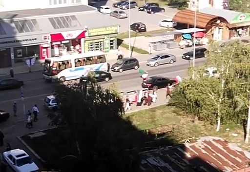Уникално шествие събра погледите на минувачите в столичния квартал "Овча купел" (ВИДЕО)
