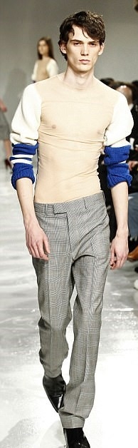 Парцал шашма за 2000 долара: Calvin Klein иска да цакате луди пари, за да сте голи (СНИМКИ 18+)