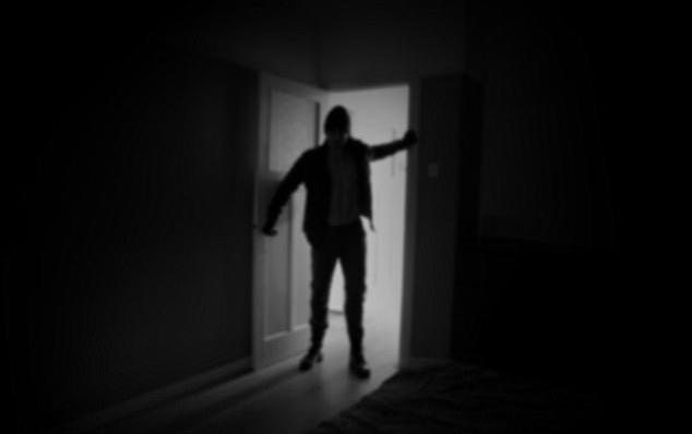 Младеж обърка любовницата си с близначката ѝ и сега ще лежи за изнасилване  