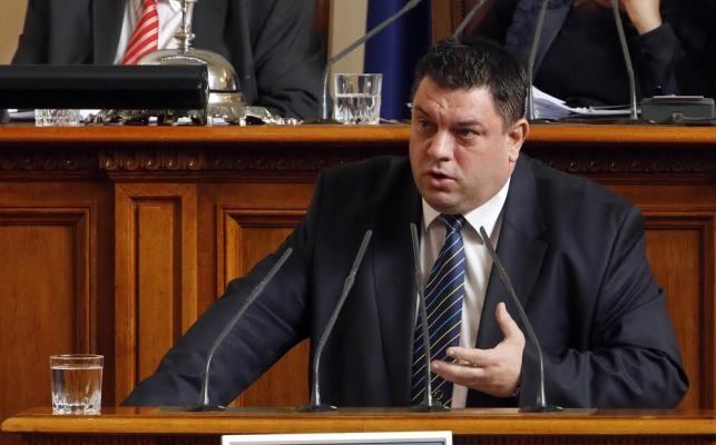 БСП: Скандал с "Грипен"-ите няма, има сценарий за омаскаряване на президента