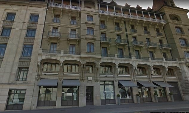 Много странен случай в Женева! Полицията разследва канализациите на банка и три ресторанта до нея, задръстени с пари
