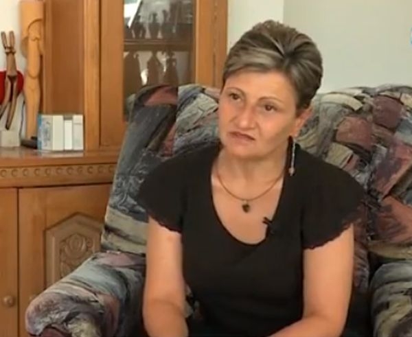Пълен абсурд: Ганка вече три години живее с 15-сантиметрова пинсета, забравена в корема ѝ при операция в Израел, но...