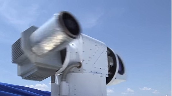 Американската армия показа как лазерът „Антена“ сваля пет дрона (ВИДЕО)